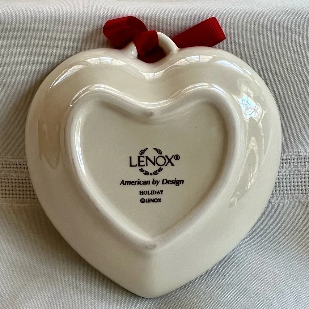 Lenox Sentiment‎ Heart Dish Joy Holiday Holly Berries 24k Gold Trim